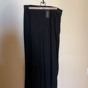 NWT black wide leg pants with side zipper